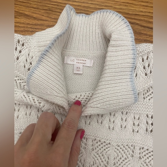 Lauren Conrad White short sleeve sweater - Picture 4 of 5